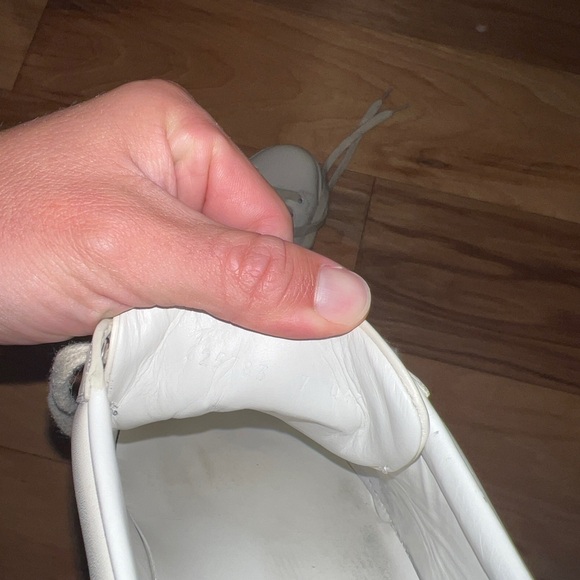 Gucci White Sneakers with Red Logo - Picture 6 of 6